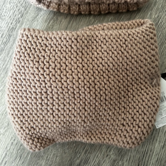 NWT Women’s Hat and Headband - Picture 5 of 6